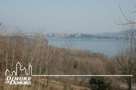 Casale con vista lago di Comabbio