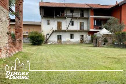 Cottage with land in Suno
