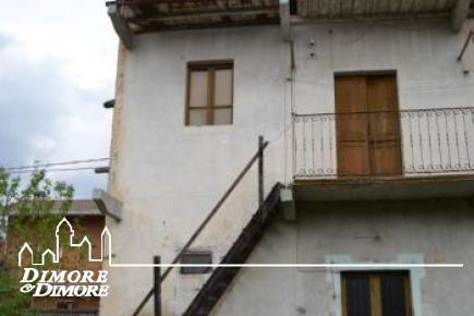 Cottage with land in Suno