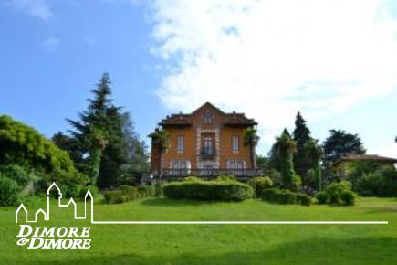 Villa d  'era with direct access to Lake Maggiore