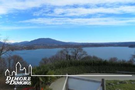 Nouvelle villa avec vue sur le lac à Belgirate