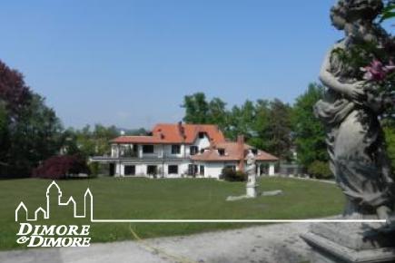 Villa with dock close to Arona