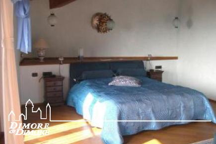 Penthouse in Pallanza mit Innenpool und Blick auf den See
