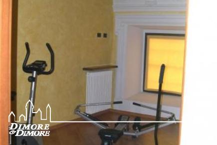 Penthouse in Pallanza mit Innenpool und Blick auf den See