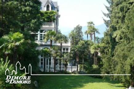 Villa d    'ère de Luino surplombant le Lac Majeur
