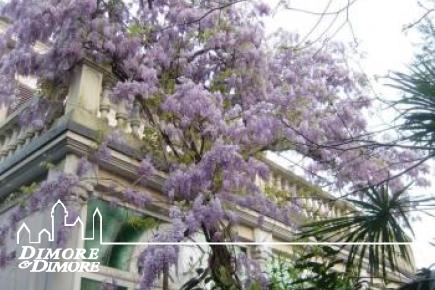 Villa d    'ère de Luino surplombant le Lac Majeur