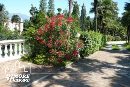 Villa d    'ère de Luino surplombant le Lac Majeur