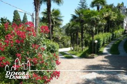 Villa d    'ère de Luino surplombant le Lac Majeur