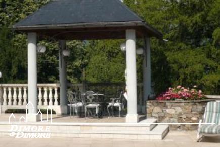 Villa d    'ère de Luino surplombant le Lac Majeur