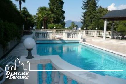 Villa d    'ère de Luino surplombant le Lac Majeur