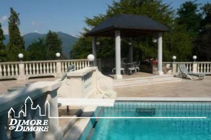 Villa d    'ère de Luino surplombant le Lac Majeur
