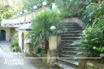 Villa d    'ère de Luino surplombant le Lac Majeur