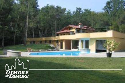 Luxury villa in Agrate Conturbia