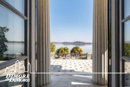 Villa sul Lago Maggiore in vendita