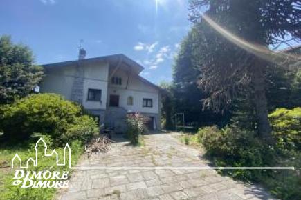 Villa a Pallanza con parco da ristrutturare
