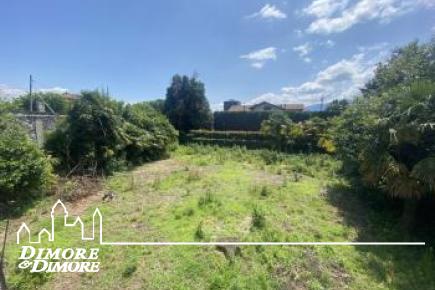 Villa a Pallanza con parco da ristrutturare
