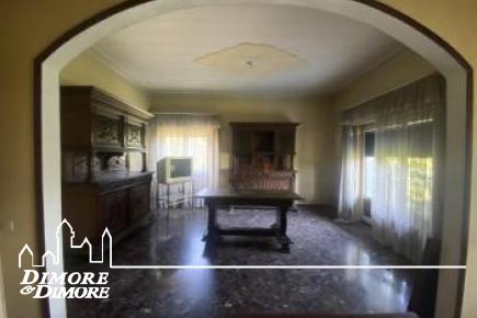 Villa a Pallanza con parco da ristrutturare