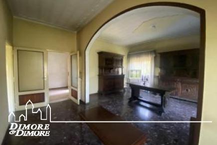 Villa a Pallanza con parco da ristrutturare