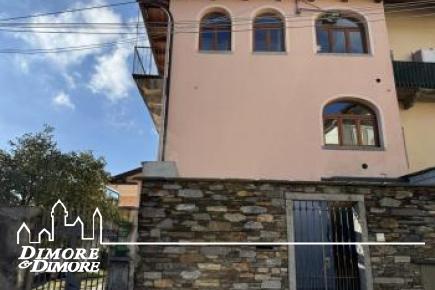 Caprezzo proprietà ristrutturata
