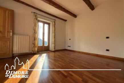 Caprezzo proprietà ristrutturata