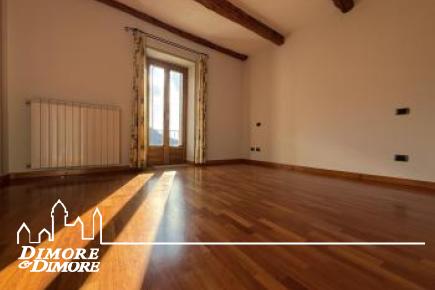 Caprezzo proprietà ristrutturata