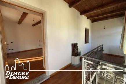 Caprezzo proprietà ristrutturata