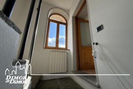 Caprezzo proprietà ristrutturata