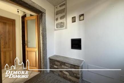Caprezzo proprietà ristrutturata