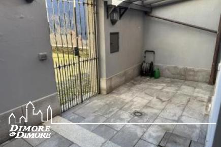 Caprezzo proprietà ristrutturata