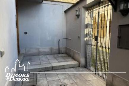 Caprezzo proprietà ristrutturata