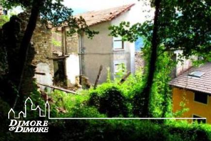 Haus aus Stein in Intragna