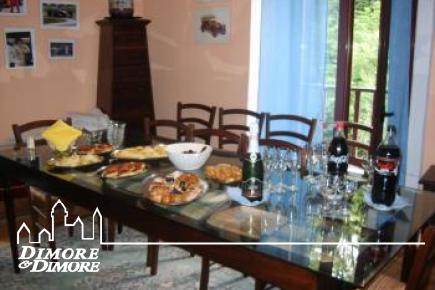 Casa a Miazzina con quattro appartamenti, terreno e vista lago
