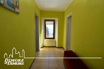Casa a Miazzina con quattro appartamenti, terreno e vista lago