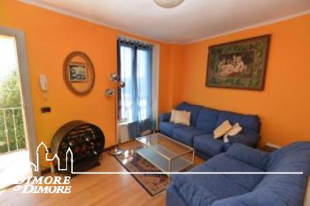 Casa a Miazzina con quattro appartamenti, terreno e vista lago
