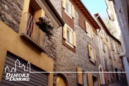 Ancient renovated house in the center of Maccagno