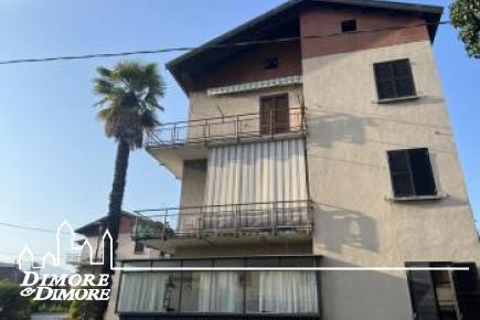 Luminoso quadrilocale da ristrutturare in zona semi-centrale di Luino