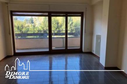 Appartamento a Verbania Suna con vista lago