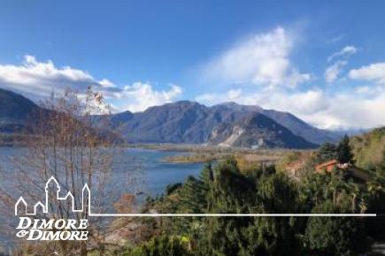 Appartamento a Verbania Suna con vista lago