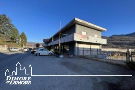 Ampio Spazio Commerciale in Posizione Strategica a Cuveglio