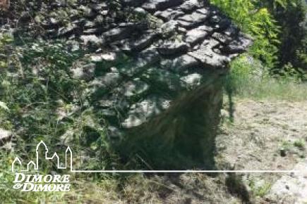 Casa a Caprezzo nel bosco con vista lago.