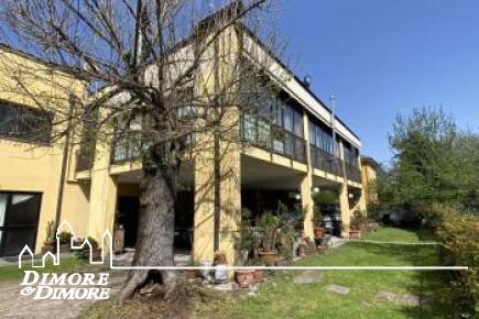 Immobile commerciale a Castelletto Ticino