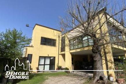 Immobile commerciale a Castelletto Ticino