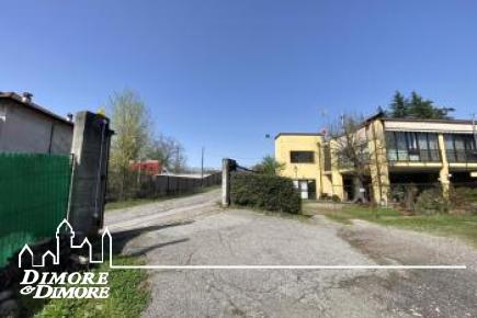 Immobile commerciale a Castelletto Ticino