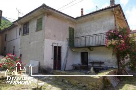 Casa con giardino e capannone a Pieve Vergonte