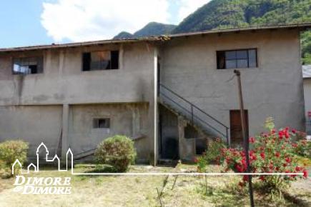 Casa con giardino e capannone a Pieve Vergonte