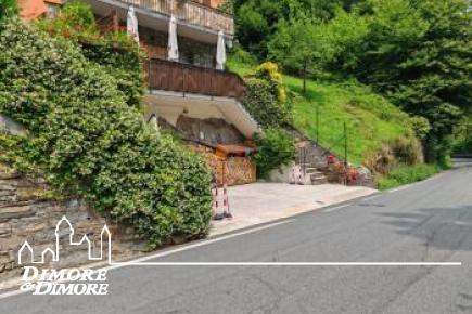 Casa indipendente con due appartamenti e giardino