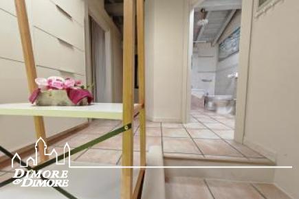 Casa indipendente con due appartamenti e giardino