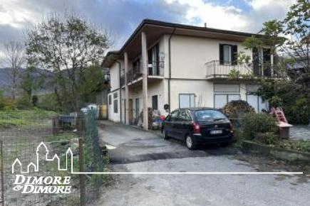 Mergozzo località Campone casa indipendente con giardino