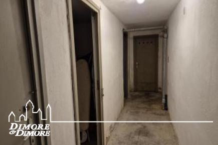 Ampio trilocale molto soleggiato con garage vicino al mare