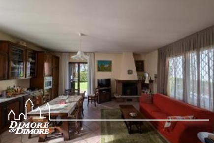 Villa indipendente con giardino e garage